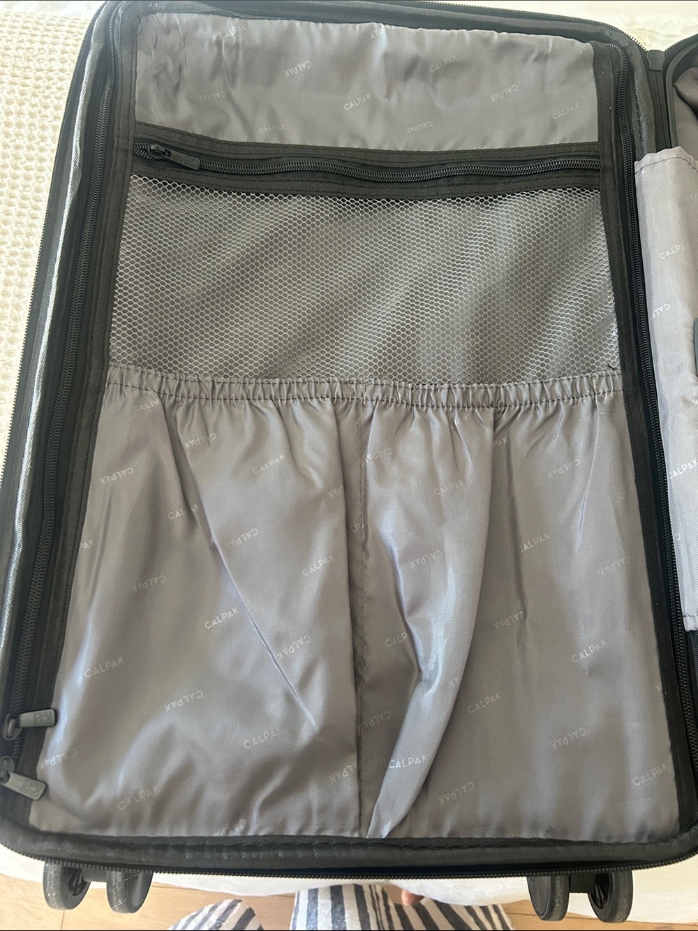 Suitcase - - Picture 6 of 8
